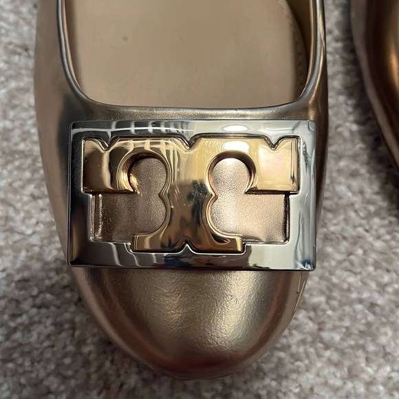 Gold Tory Burch flats with mini heel - Picture 6 of 7